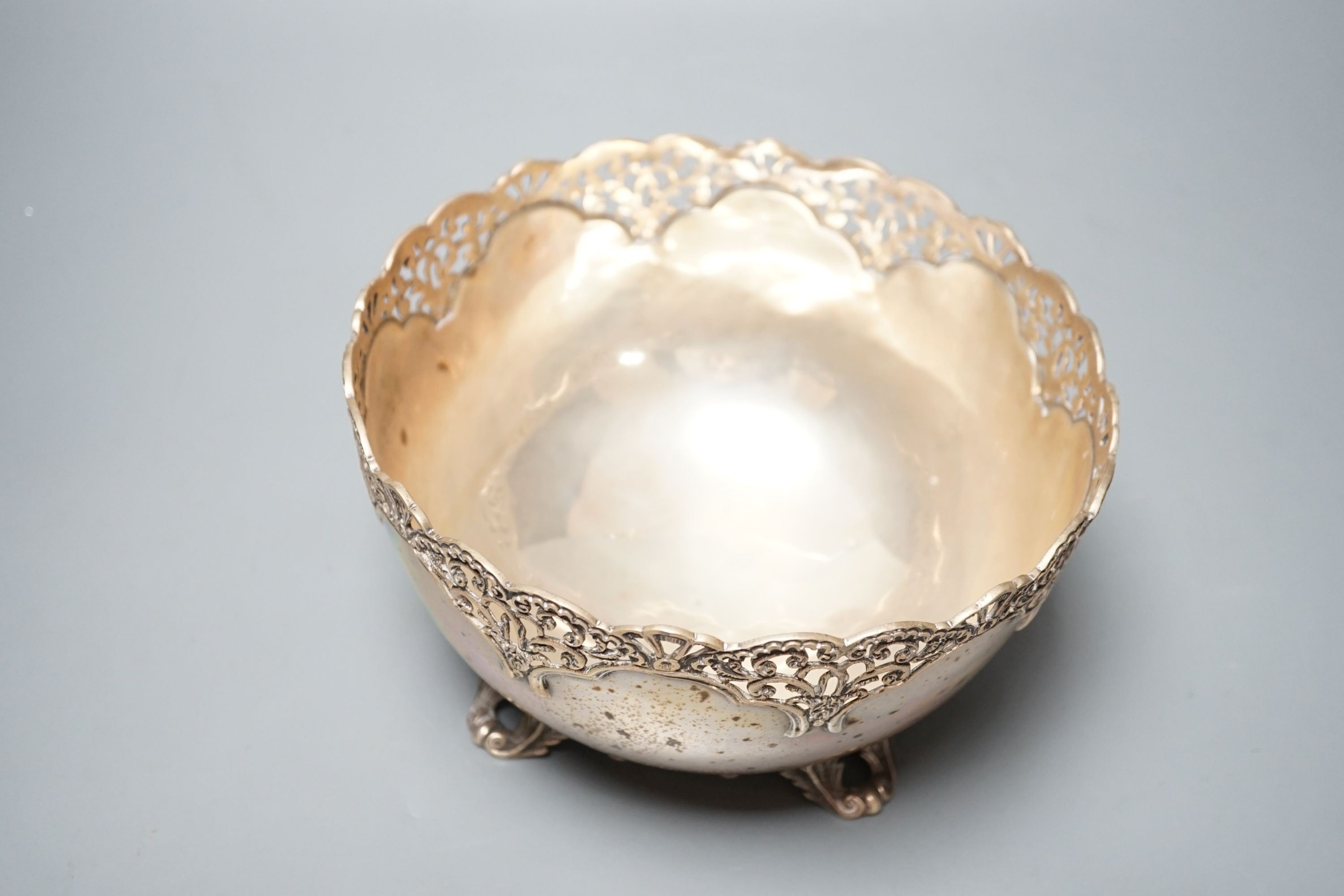 An Edwardian silver presentation bowl with engraved inscriptions and pierced border, Josiah Williams & Co, London, 1901, 20cm, 20.5oz.
